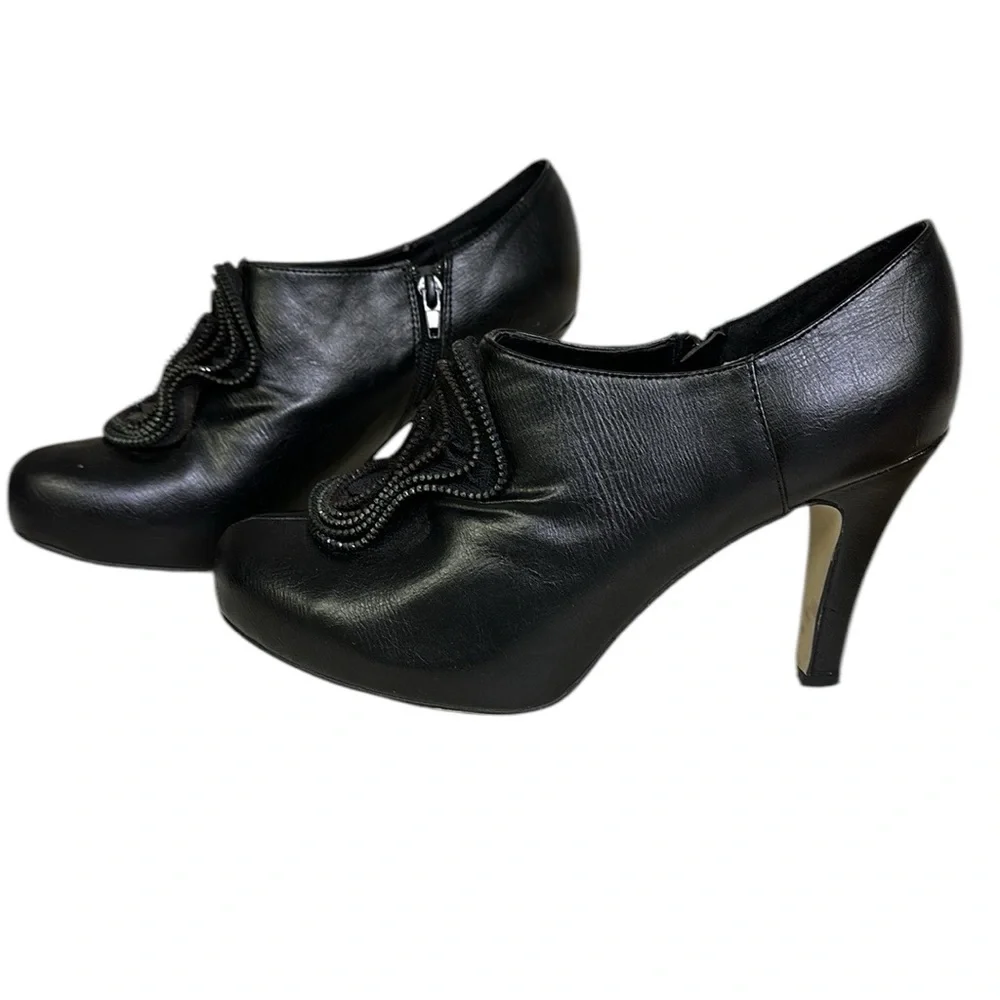 Madden Girl Black Leather Rokker Ruffled Zipper Bootie 4 Inch Heels Womens 11